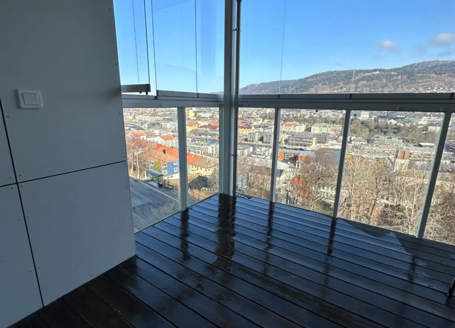 Leilighet Med Nydelig Utsikt Over Bergen