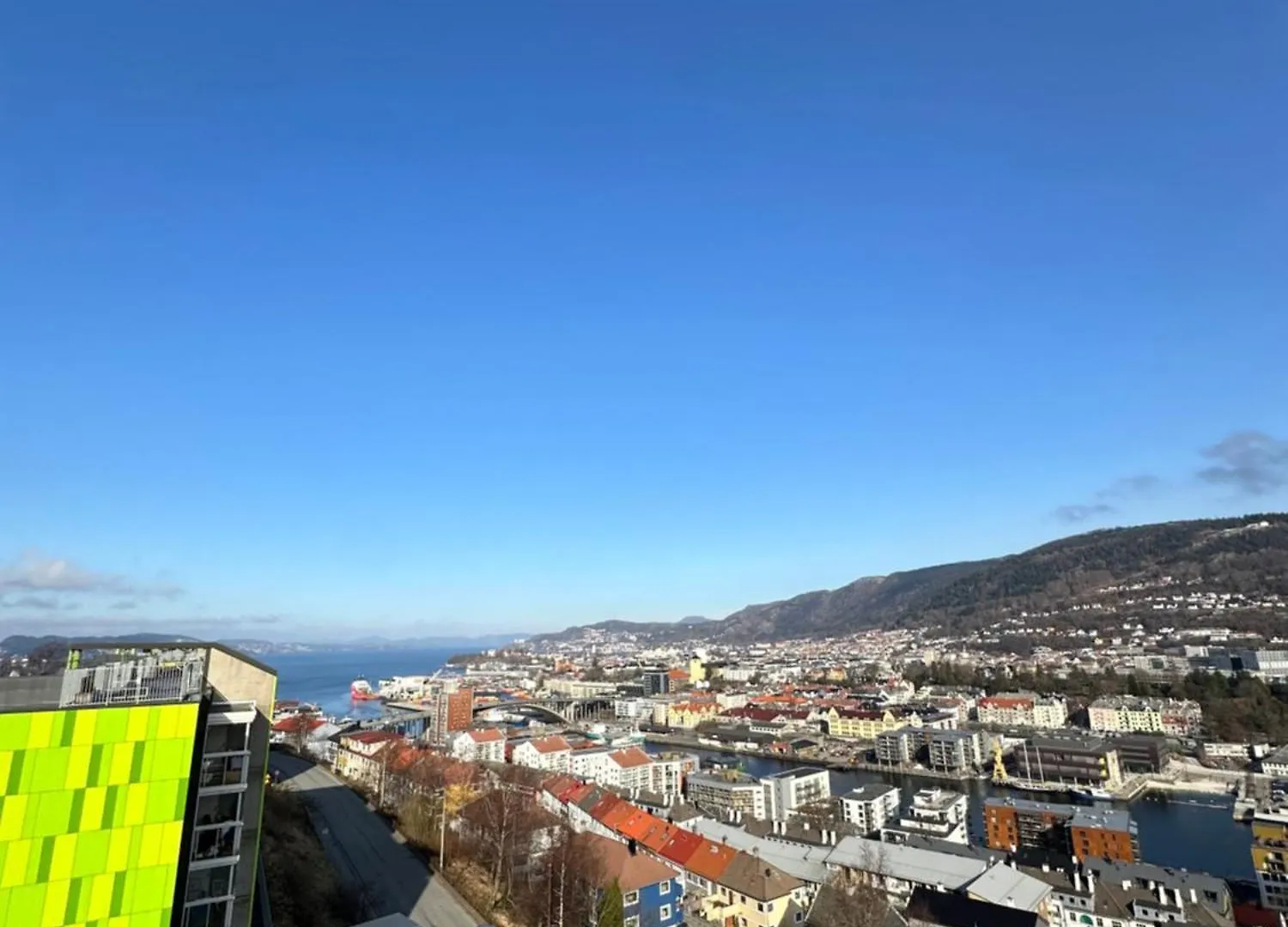 Leilighet Med Nydelig Utsikt Over Bergen Apartment
